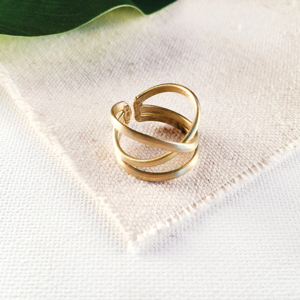 Linear X Ring - gold tone